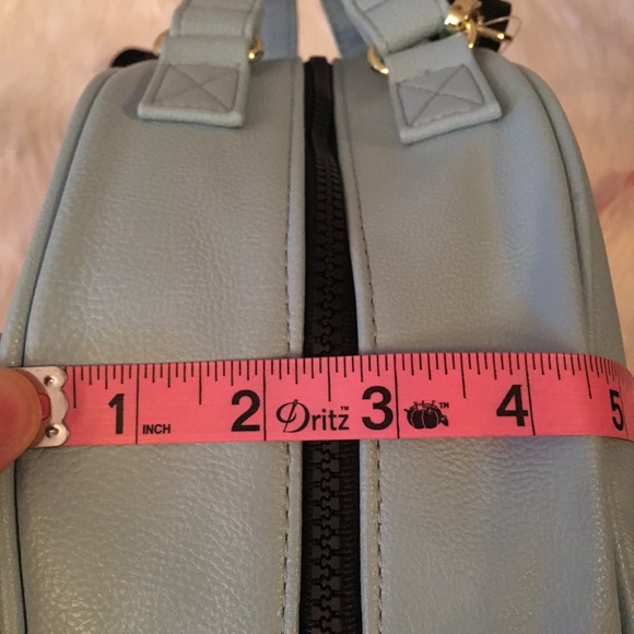 LAST ONE!  Betsey Johnson Lunch Tote - Picture 7 of 8